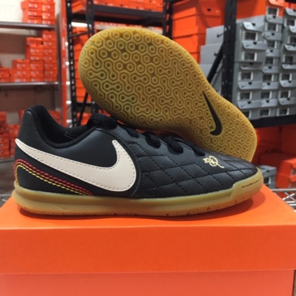 Nike Junior LegendX 7 Club 10R IC Soccer Shoes NEW